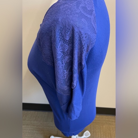 Nicole Miller royal blue lace trimmed short sleeve blouse top women's size Small - Picture 4 of 10